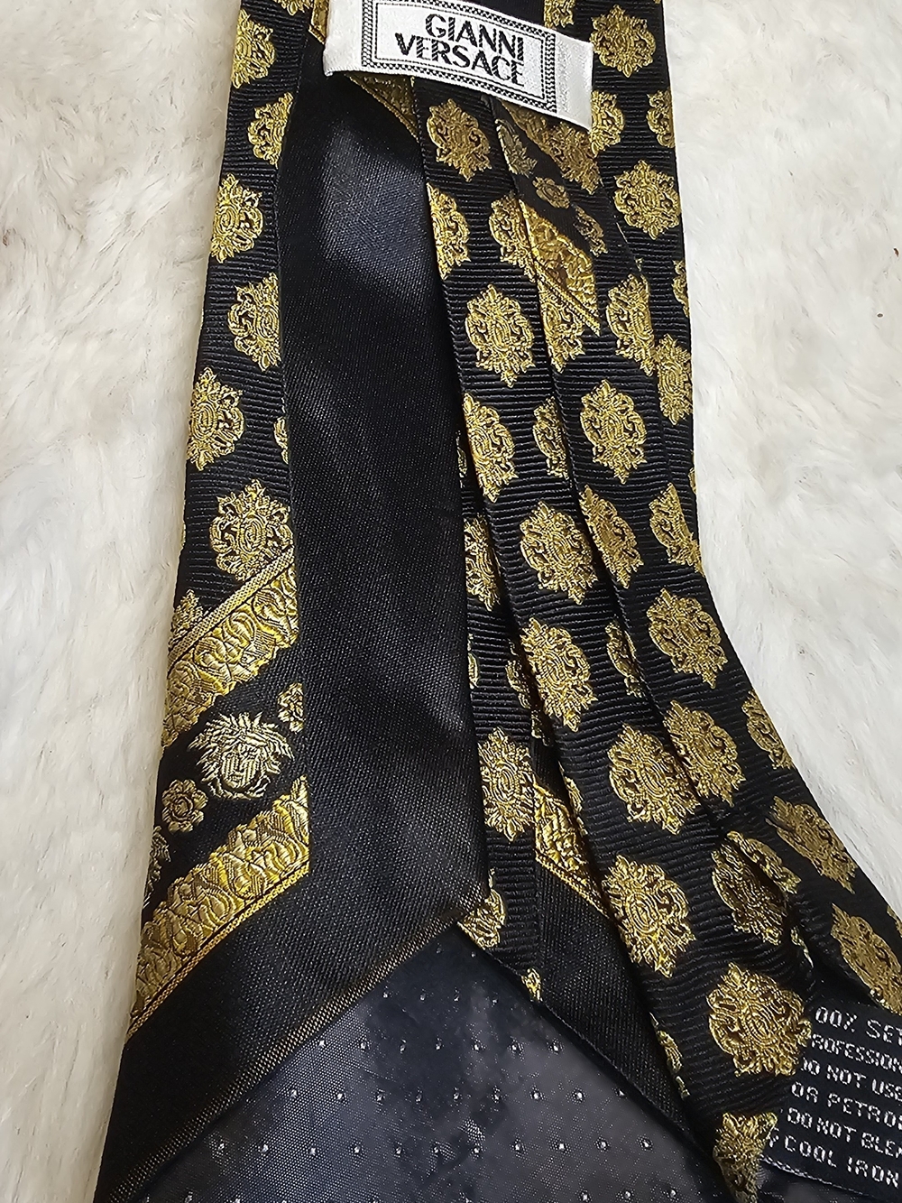 Versace Black and Gold Medallion Pattern Silk Tie - Picture 5 of 6